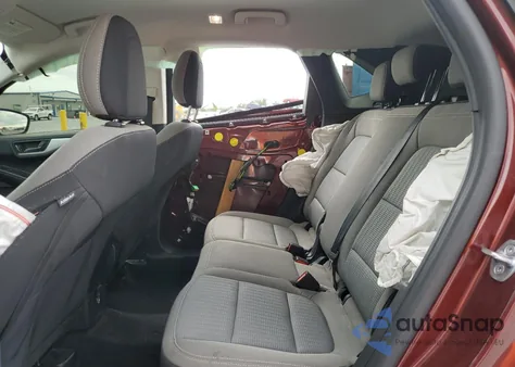 2021 Ford Escape S z USA, uszkodzony, nr VIN 1FMCU0F69MUB00797